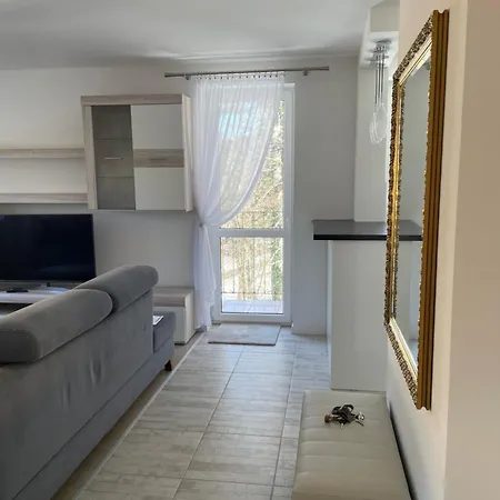 Na Nadrzecznej Apartment *